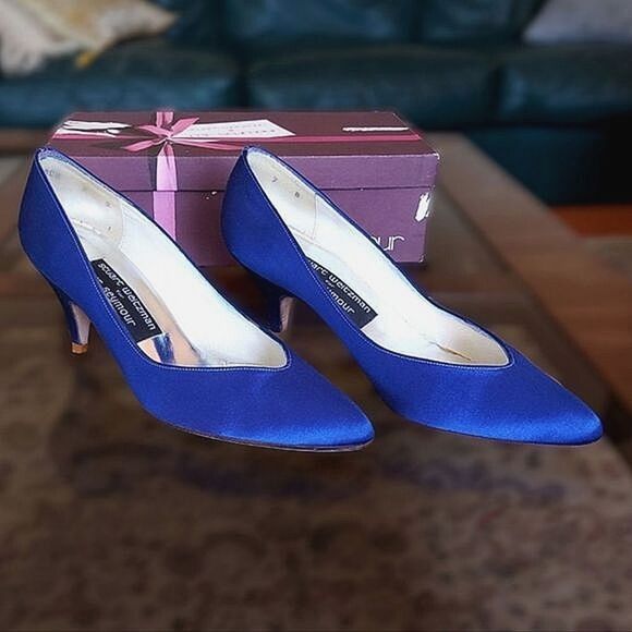 Vtg 80s Stuart Weitzman for Mr. Seymour blue sateen pumps - Picture 4 of 16